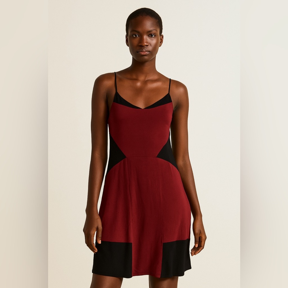 Bella Luxx‎ Burgundy and Black Sip Dress